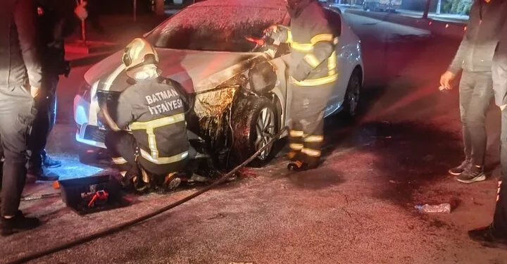 Bitlis’te kaçak göçmen taşıyan tırın gizli bölmesi çöktü: 1 ölü, 4 yaralı