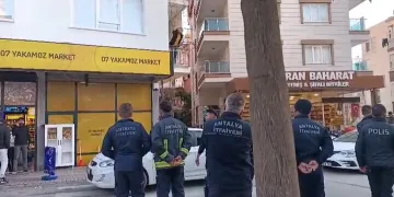 Bitlis’te kaçak göçmen taşıyan tırın gizli bölmesi çöktü: 1 ölü, 4 yaralı