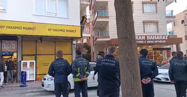 Bitlis’te kaçak göçmen taşıyan tırın gizli bölmesi çöktü: 1 ölü, 4 yaralı