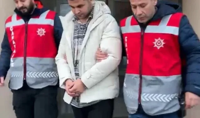 Bitlis’te kaçak göçmen taşıyan tırın gizli bölmesi çöktü: 1 ölü, 4 yaralı