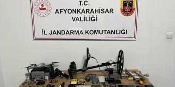 Bitlis’te kaçak göçmen taşıyan tırın gizli bölmesi çöktü: 1 ölü, 4 yaralı