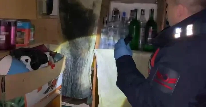 100 bin liralık malzemeyi bisikletle çaldı
