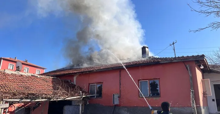 100 bin liralık malzemeyi bisikletle çaldı