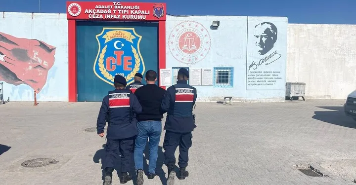 100 bin liralık malzemeyi bisikletle çaldı