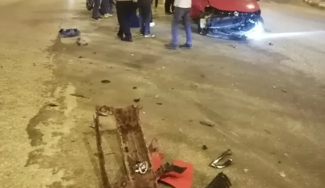 Isparta’da ev yangını, alevler arasında kalan 5 kişi balkondan tahliye edildi