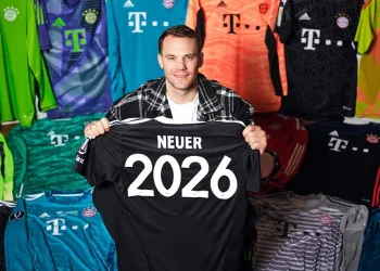 Manuel Neuer, Bayern’le sözleşmesini 2026’ya kadar uzattı