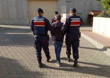 Antalya’da iki araç çarpıştı: 1 ağır yaralı