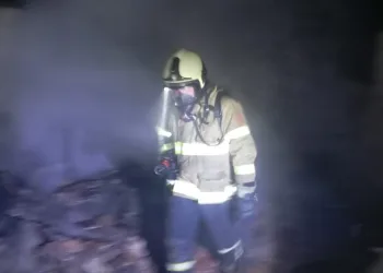 Erdek’te gece saatlerinde dam yangını paniğe neden oldu