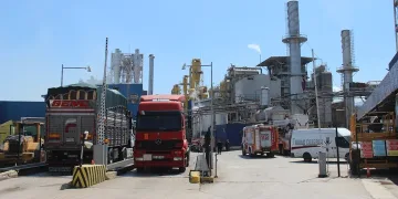 Erdek’te gece saatlerinde dam yangını paniğe neden oldu