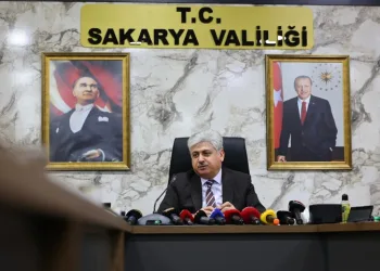 Erdek’te gece saatlerinde dam yangını paniğe neden oldu