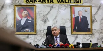 Erdek’te gece saatlerinde dam yangını paniğe neden oldu