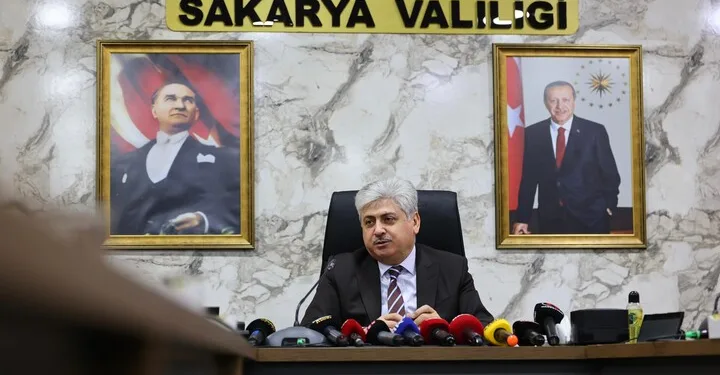 Erdek’te gece saatlerinde dam yangını paniğe neden oldu