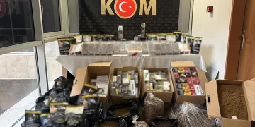 Erdek’te gece saatlerinde dam yangını paniğe neden oldu