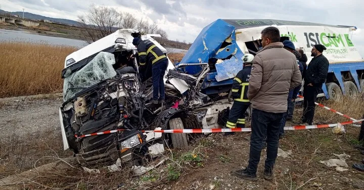 Erdek’te gece saatlerinde dam yangını paniğe neden oldu