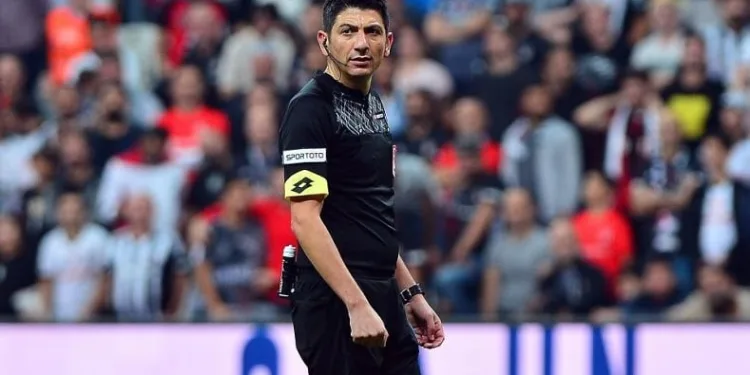 Yaşar Kemal Uğurlu hakemliği bıraktı