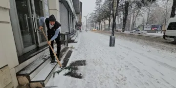 Büyükçekmece’de kartpostallık kar manzarası