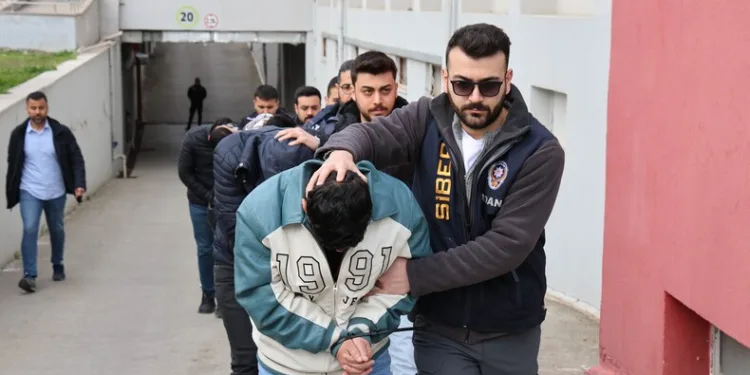 Adana’da bin litre kaçak akaryakıt ele geçirildi