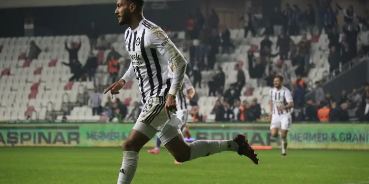 Altay’da Deniz Kadah, gollerine devam ediyor