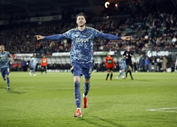 Ajax forması giyen Wout Weghorst 6 hafta sahalardan uzak kalacak