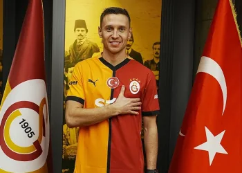 Przemyslaw Frankowski resmen Galatasaray’da