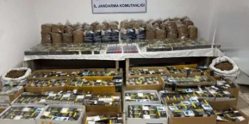 Uyuşturucu ile yakalanan 2 kişiden biri tutuklandı