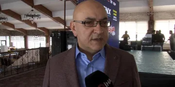 Çenesindeki dev tümörden kurtuldu, bacağından alınan kemikle yeni yüzüne kavuştu