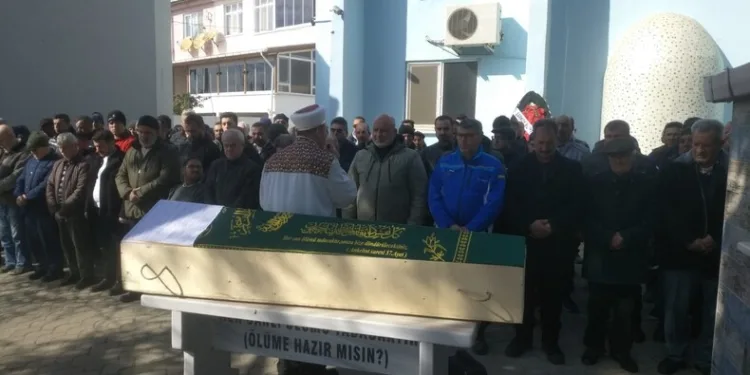 Çanakkale’de tır ile otomobil çarpıştı: 1 yaralı