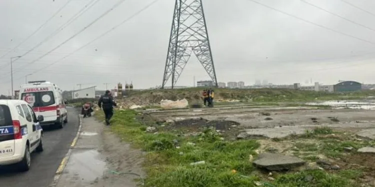 Ümraniye’de park yeri kavgası: 3 kişi sürücüye saldırdı