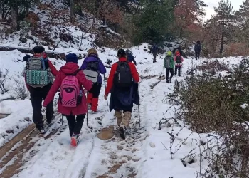 Ümraniye’de park yeri kavgası: 3 kişi sürücüye saldırdı