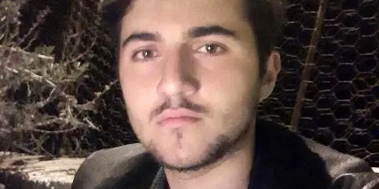 Ümraniye’de park yeri kavgası: 3 kişi sürücüye saldırdı
