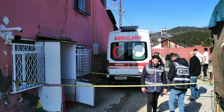 Ümraniye’de park yeri kavgası: 3 kişi sürücüye saldırdı