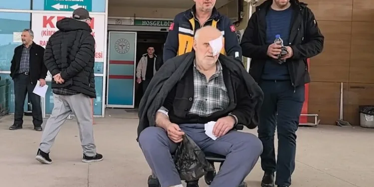 Ümraniye’de park yeri kavgası: 3 kişi sürücüye saldırdı