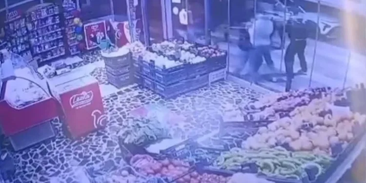Tekirdağ’da ev yangını: 2 kişi dumandan etkilendi