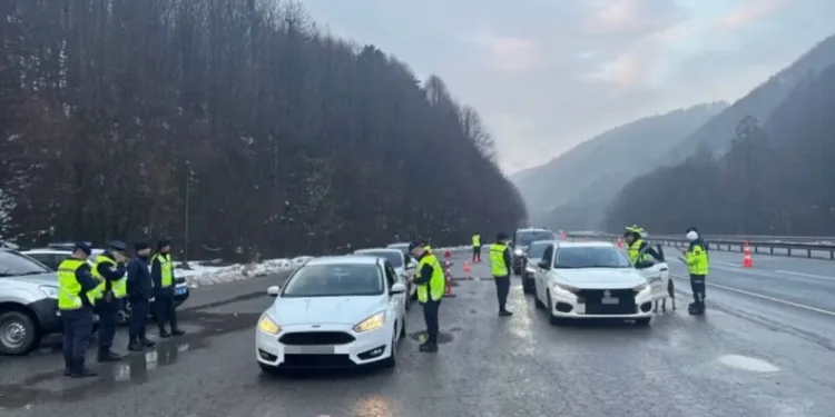 Tekirdağ’da ev yangını: 2 kişi dumandan etkilendi