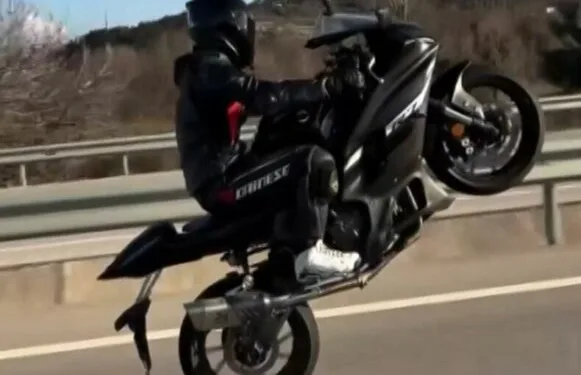 Kars’ta uyuşturucu taciri 2 kişi tutuklandı