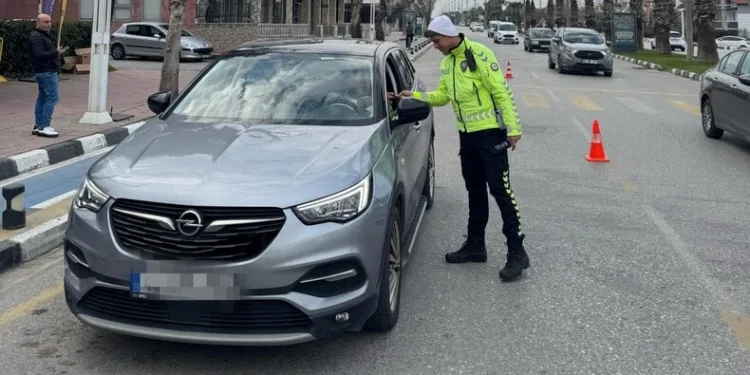 Kars’ta uyuşturucu taciri 2 kişi tutuklandı