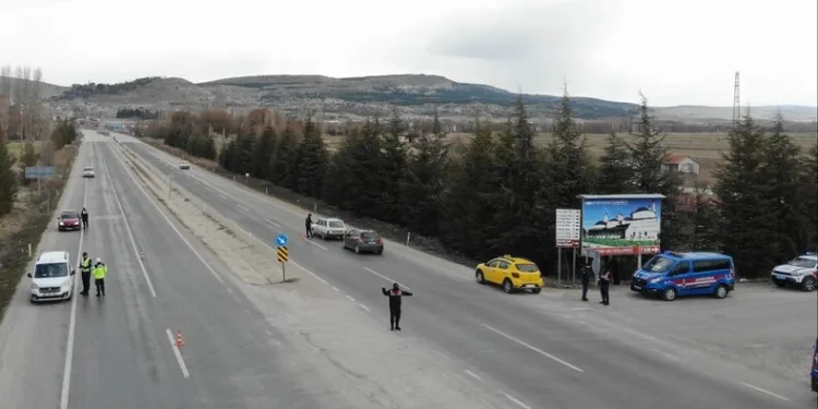 İzmir’de boşanma aşamasında olduğu kadını bıçaklayarak katletti
