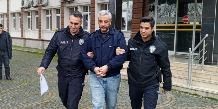 İzmir’de boşanma aşamasında olduğu kadını bıçaklayarak katletti