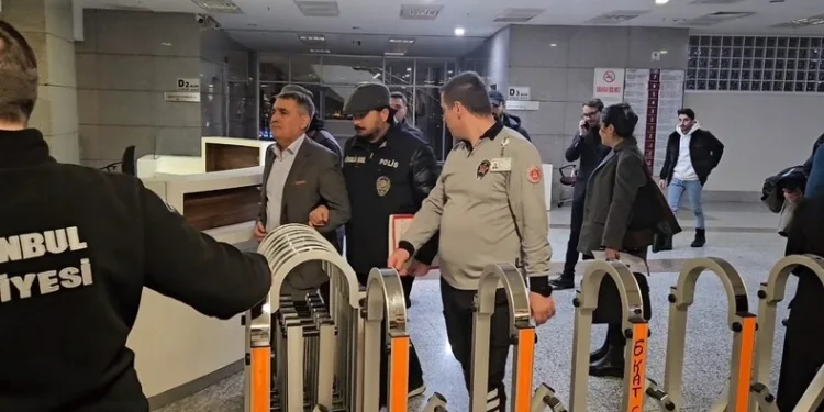 Ahşap evde çıkan yangın korkuttu