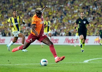 Victor Osimhen’den derbilerde skora katkı