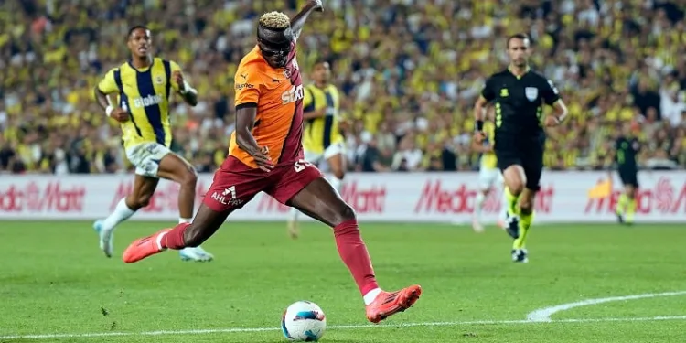 Victor Osimhen’den derbilerde skora katkı