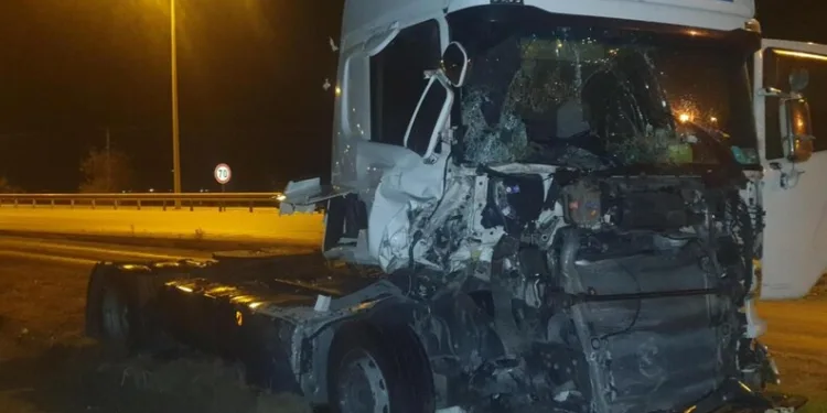 Çanakkale’de kaza yapan çekici TIR’ı çalıp, Konya’da yakalanan 5 şüpheli serbest kaldı