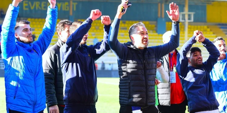 Bucaspor 1928, teknik direktör arıyor