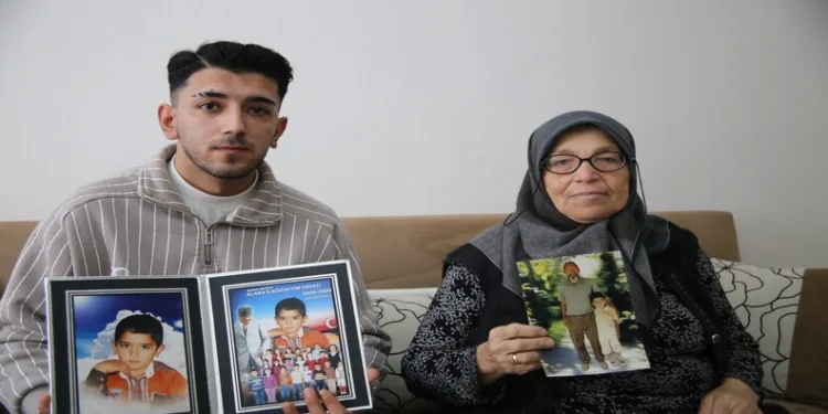 İki bileziğe 3 günlük bebeğini evlatlık verdi