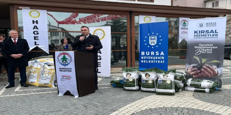 İki bileziğe 3 günlük bebeğini evlatlık verdi