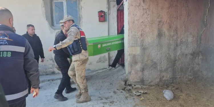 Kendisini MİT görevlisi olarak tanıtıp yarım milyonluk vurgun yaptı