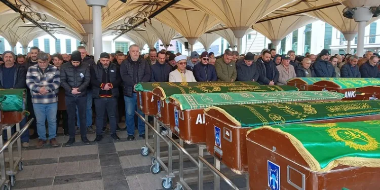 Kendisini MİT görevlisi olarak tanıtıp yarım milyonluk vurgun yaptı