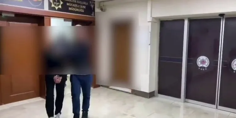 Bayburt polisi 4 yıl 2 ay kesinleşmiş cezası olan şüpheliyi yakaladı
