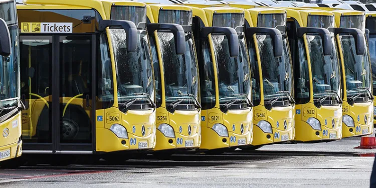 Almanya’nın 6 eyaletinde toplu taşıma grevleri başladı