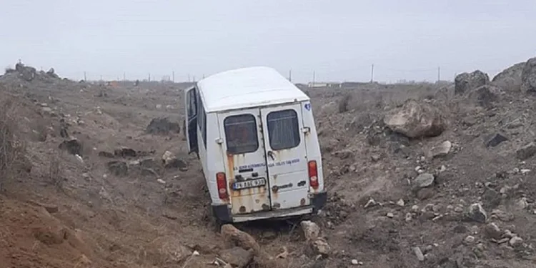 Iğdır’da öğrencileri taşıyan minibüs, şarampole yuvarlandı